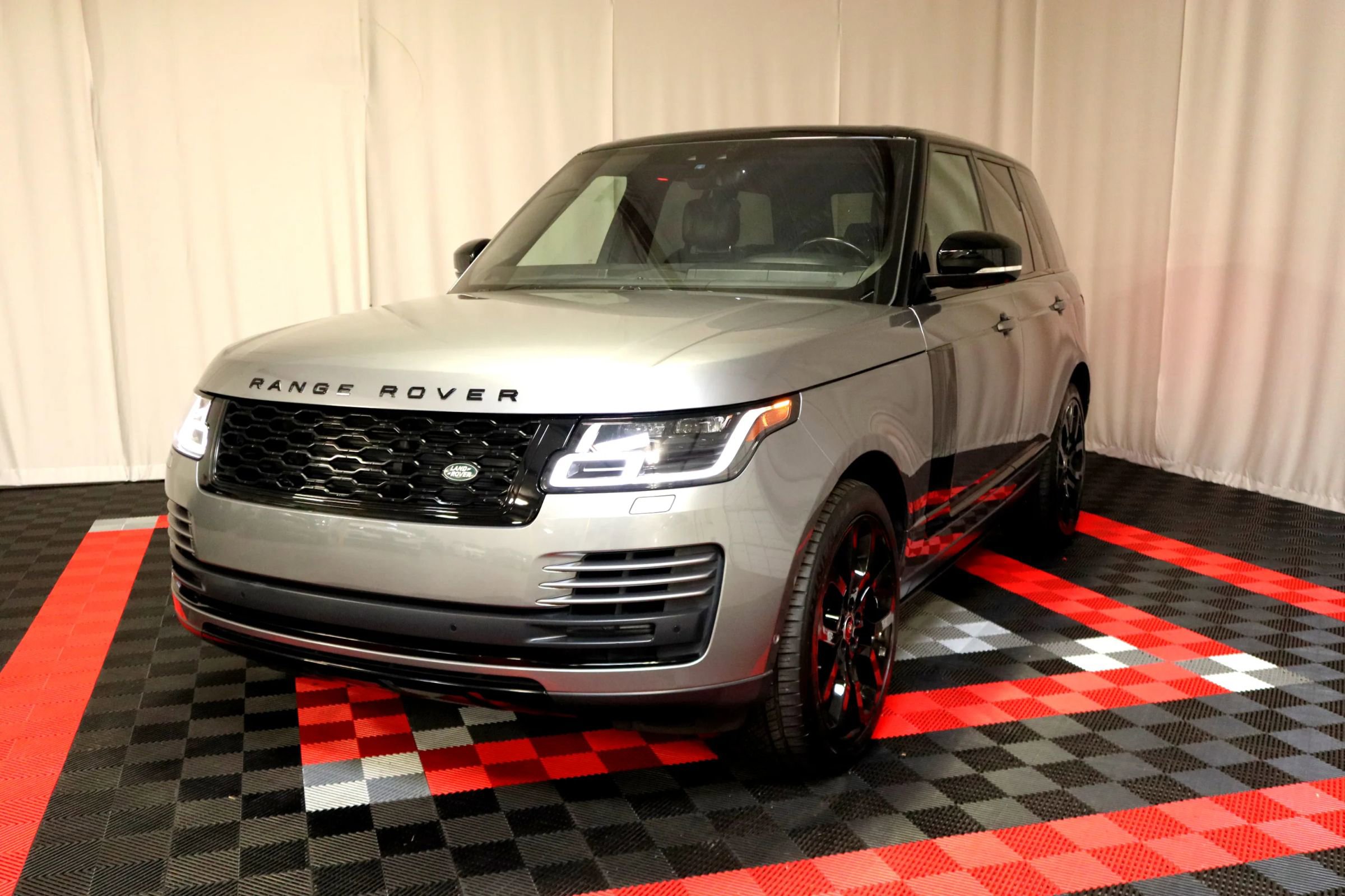 Used 2022 Land Rover Range Rover Westminster Edition image 2