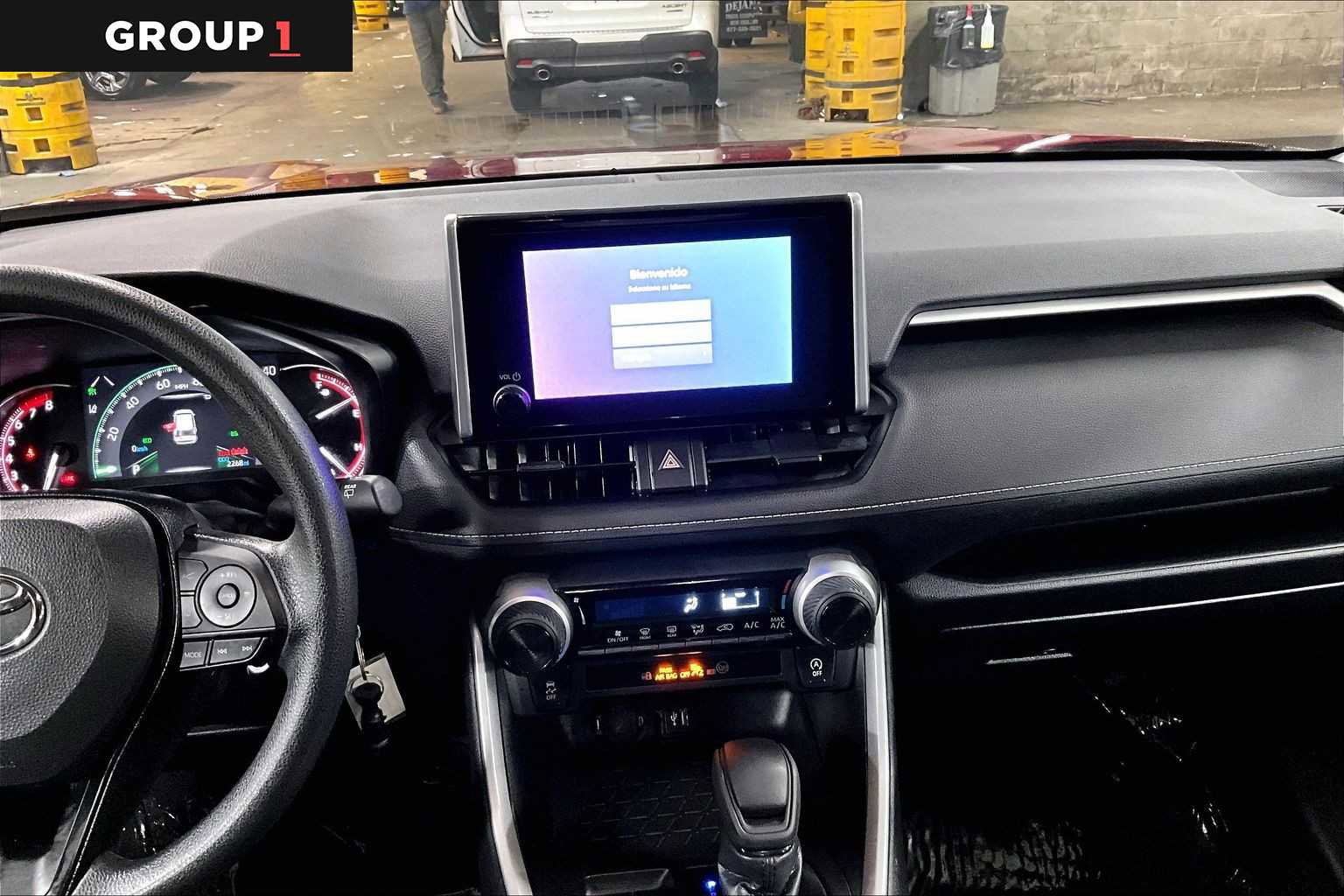 Used 2023 Toyota RAV4 LE AWD/4WD image 7