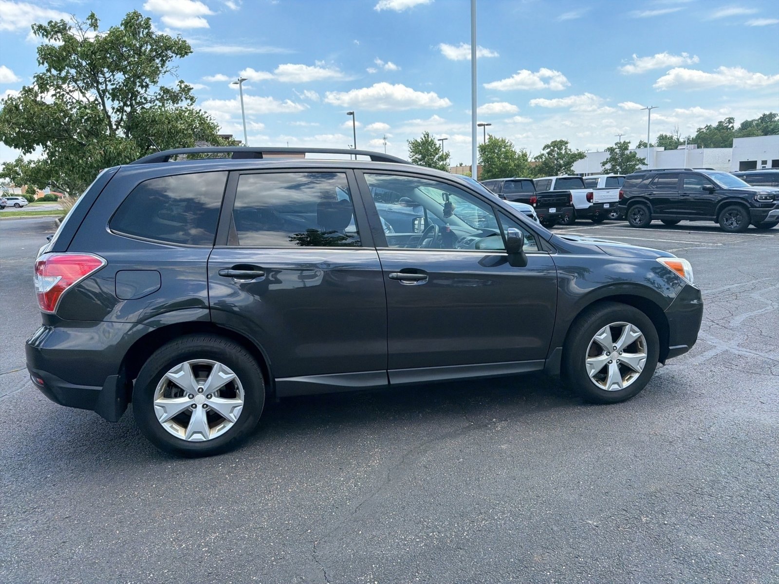 Used 2015 Subaru Forester 2.5i Premium w/ All-Weather Package AWD/4WD image 12