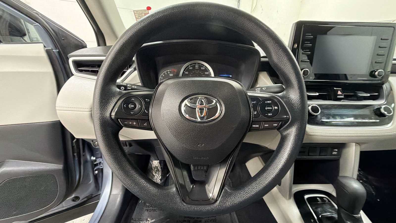 Certified 2022 Toyota Corolla Cross L FWD image 16