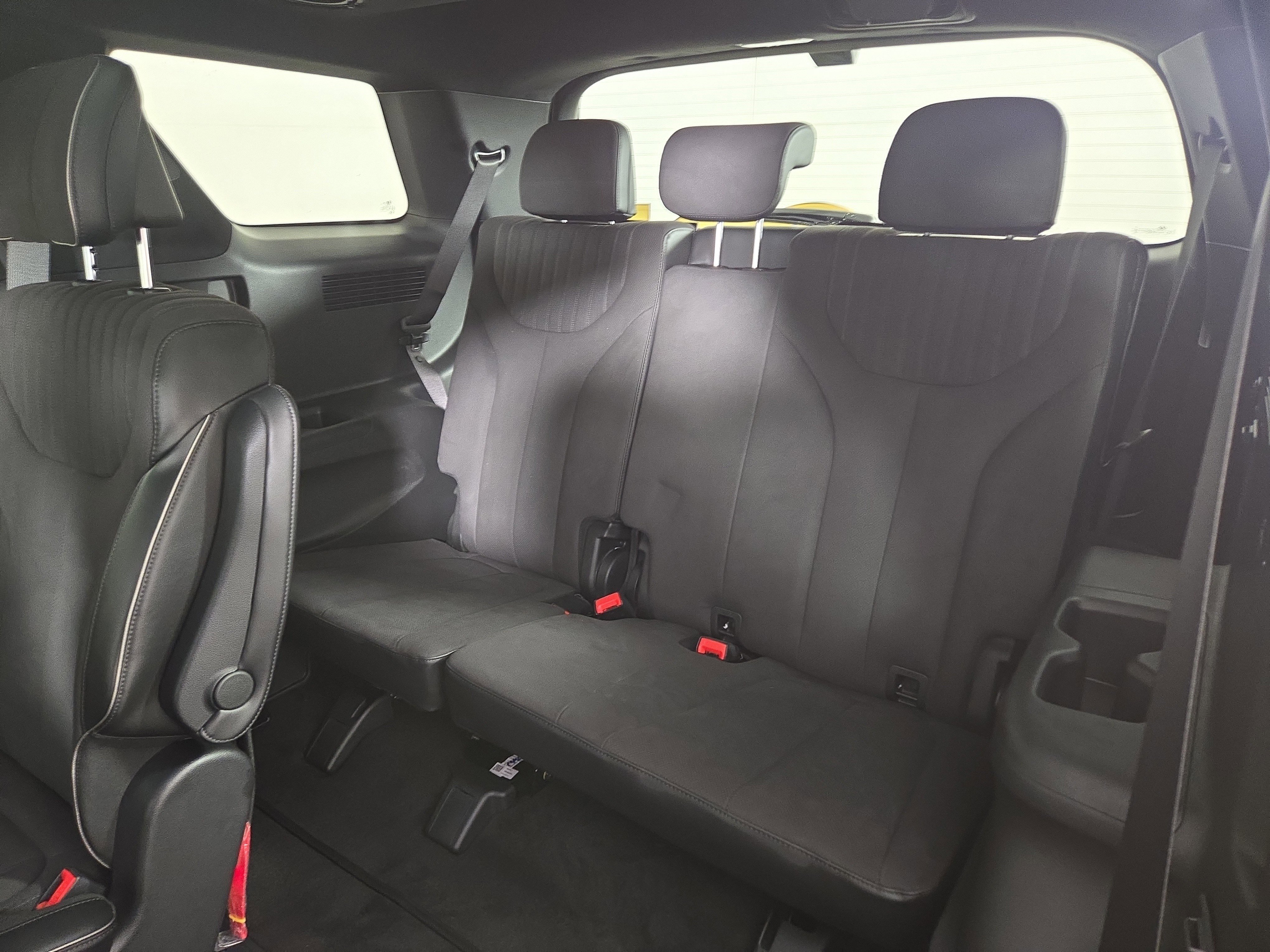 Used 2024 Hyundai Palisade Calligraphy image 13