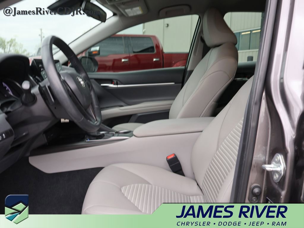 Used 2022 Toyota Camry SE image 22
