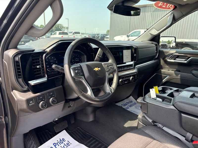 Used 2024 Chevrolet Silverado 1500 LT AWD/4WD image 21