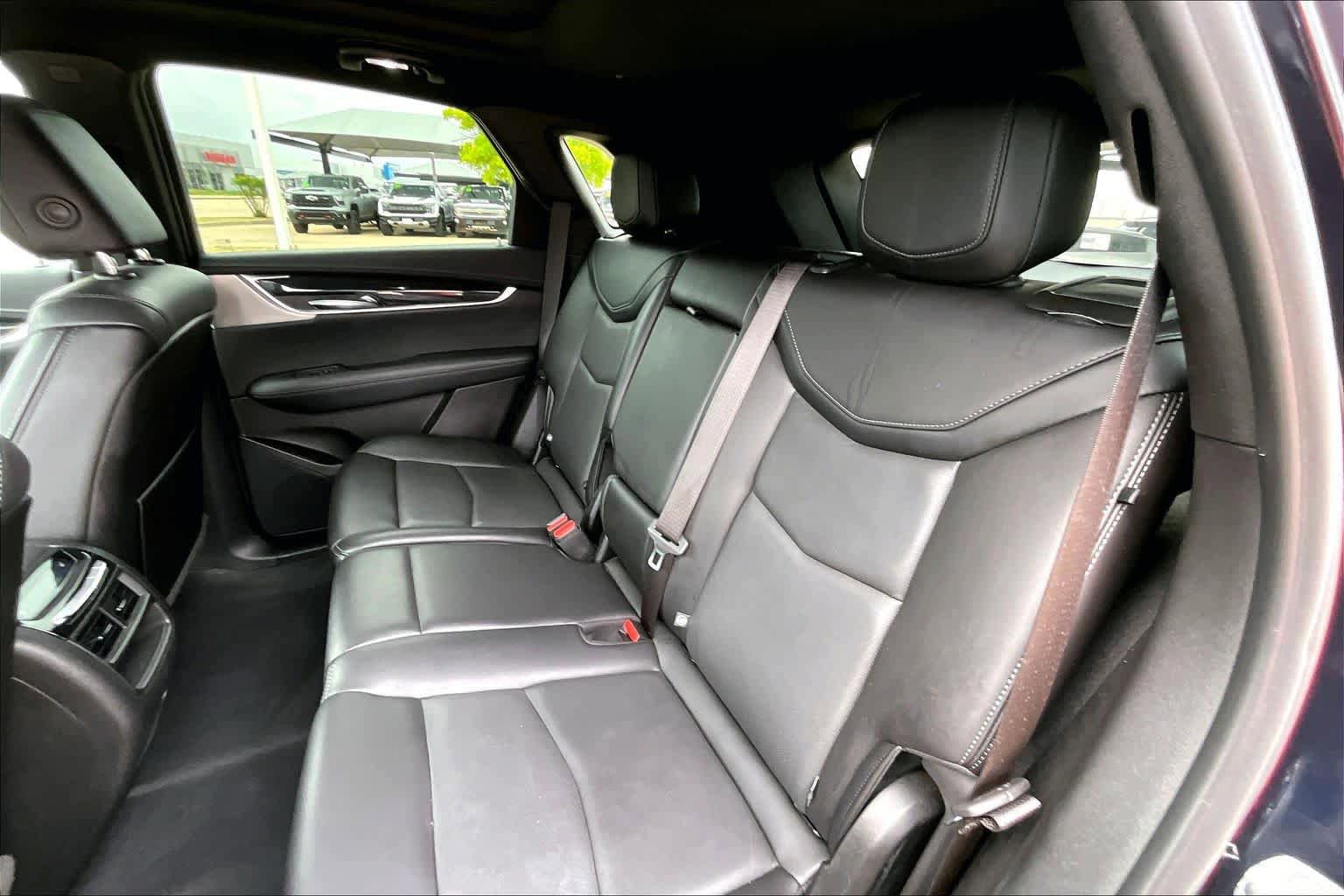 Used 2021 Cadillac XT5 Premium Luxury w/ LPO, Floor Liner Package FWD image 21