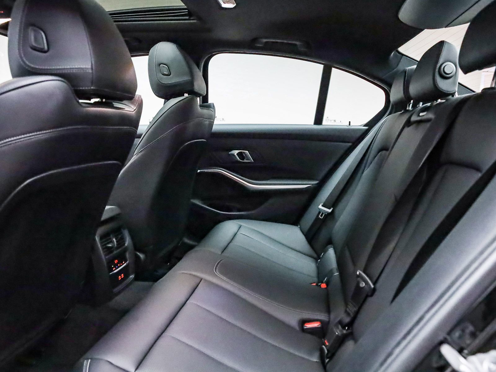 Certified 2025 BMW 330i xDrive 330i xDrive image 19