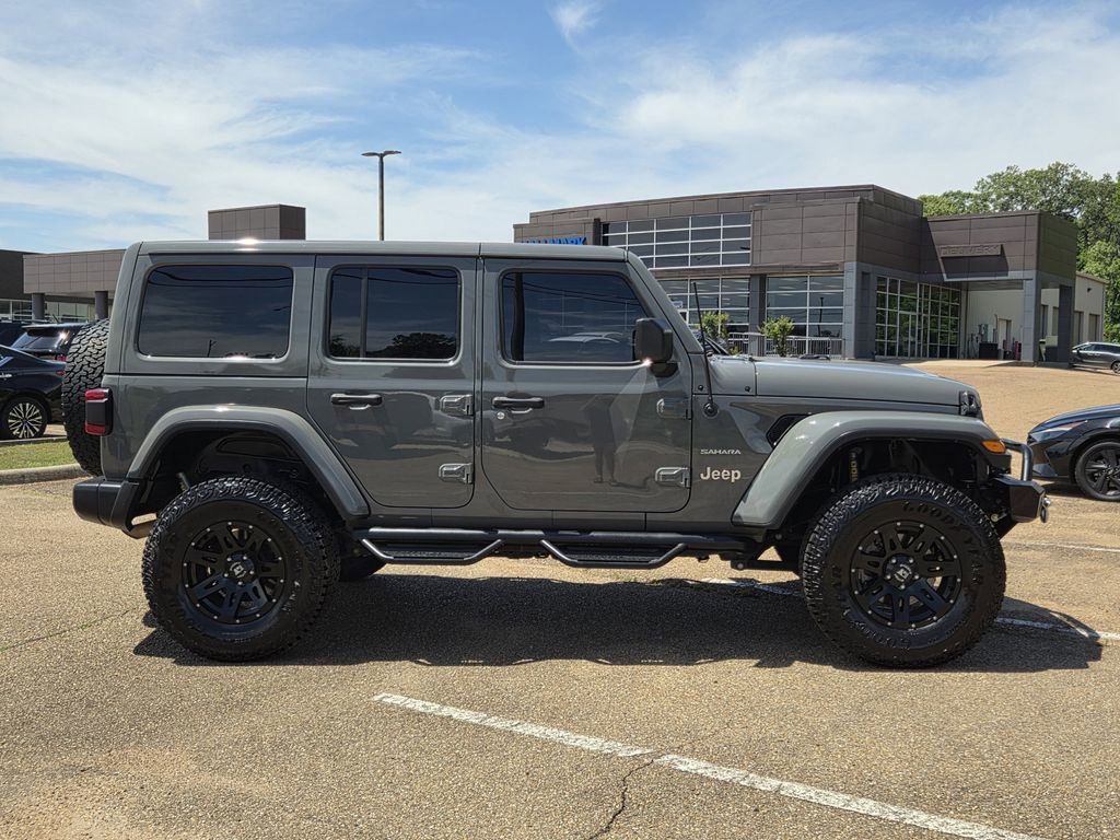 Used 2019 Jeep Wrangler Unlimited Sahara image 3