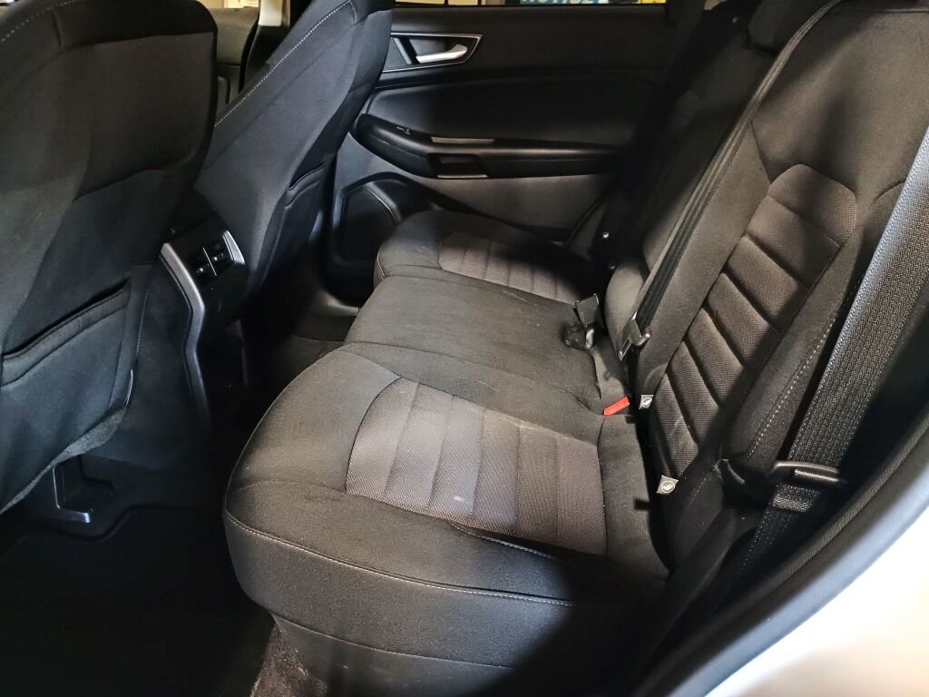 Used 2022 Ford Edge SE w/ Black Appearance Package image 16