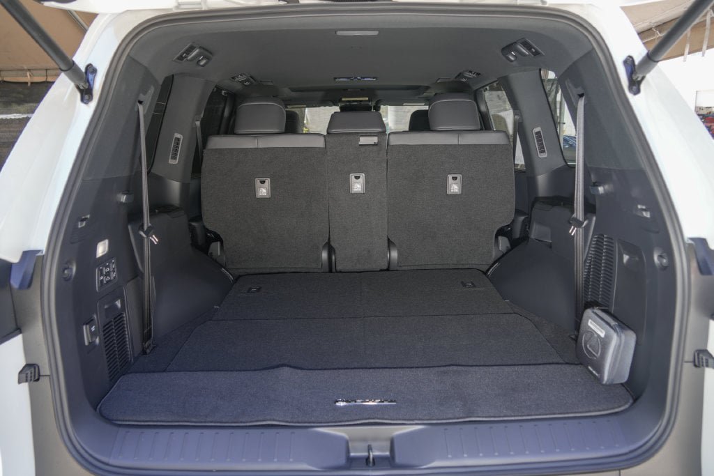 New 2026 Lexus LX 600 4WD w/ Accessory Package (Z1) image 11