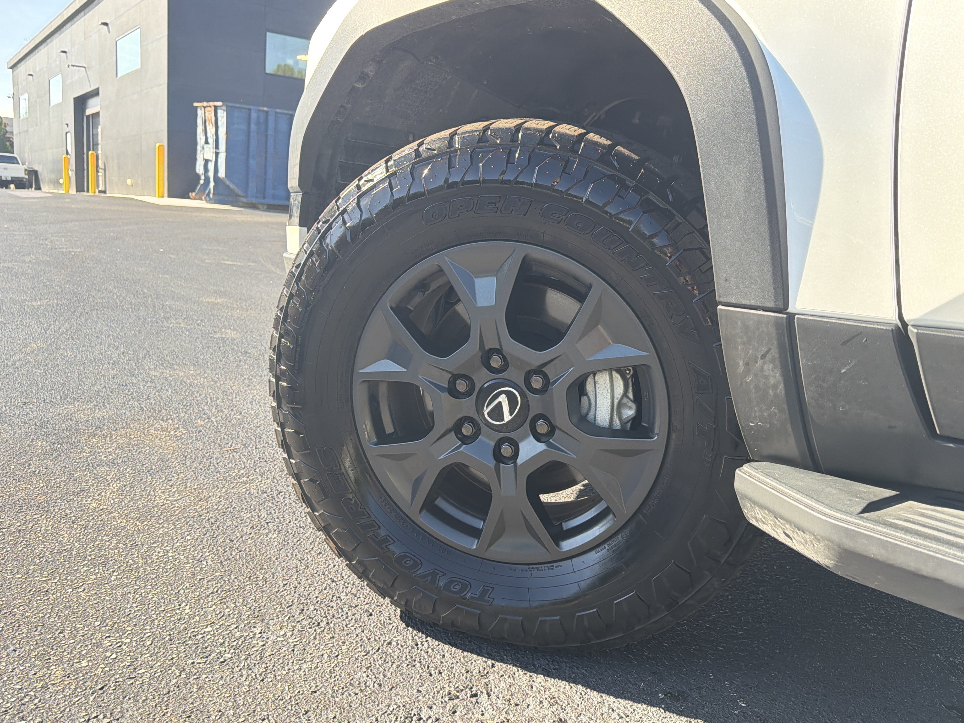 Used 2025 Lexus GX 550 AWD/4WD image 18