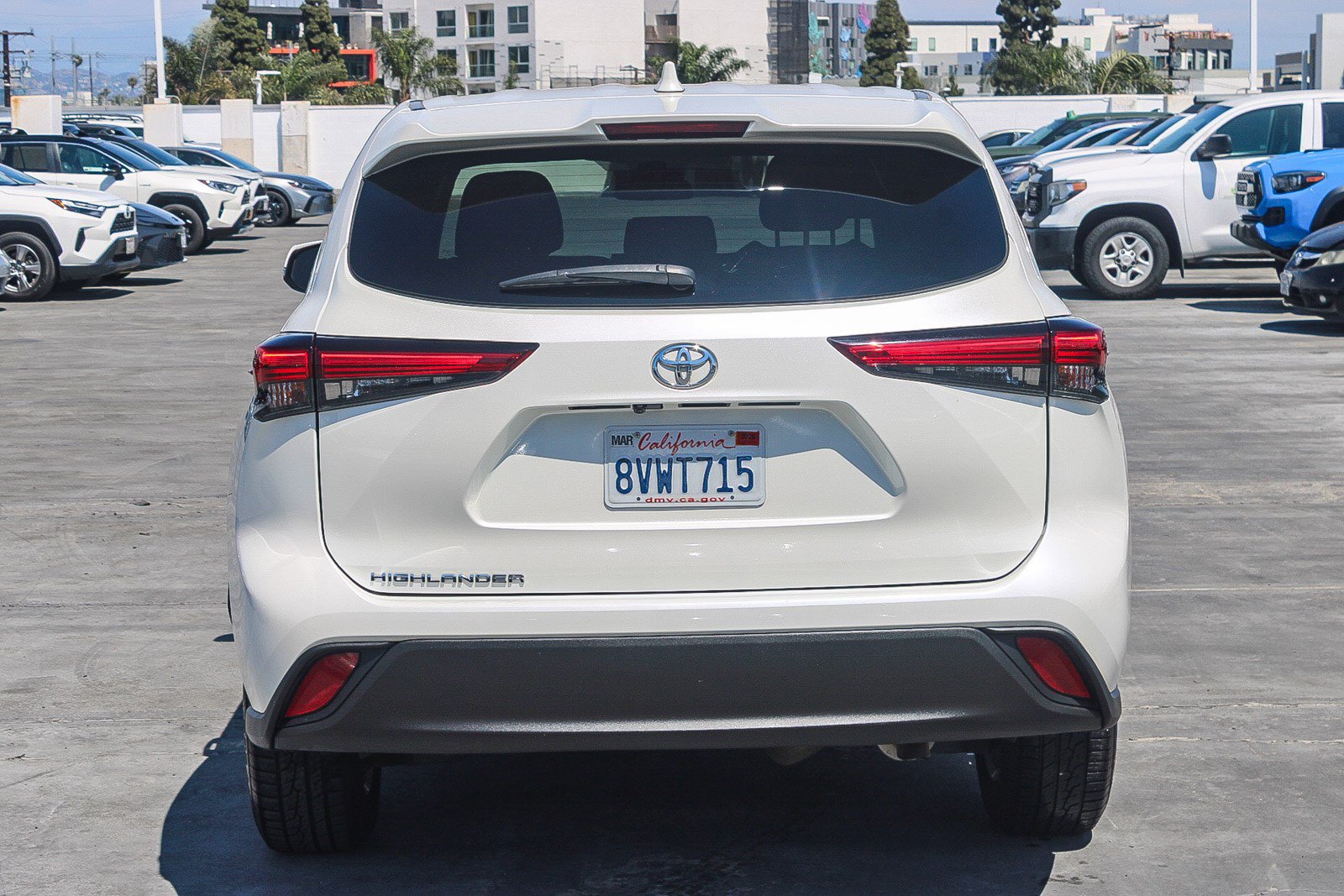 Used 2021 Toyota Highlander L FWD image 8