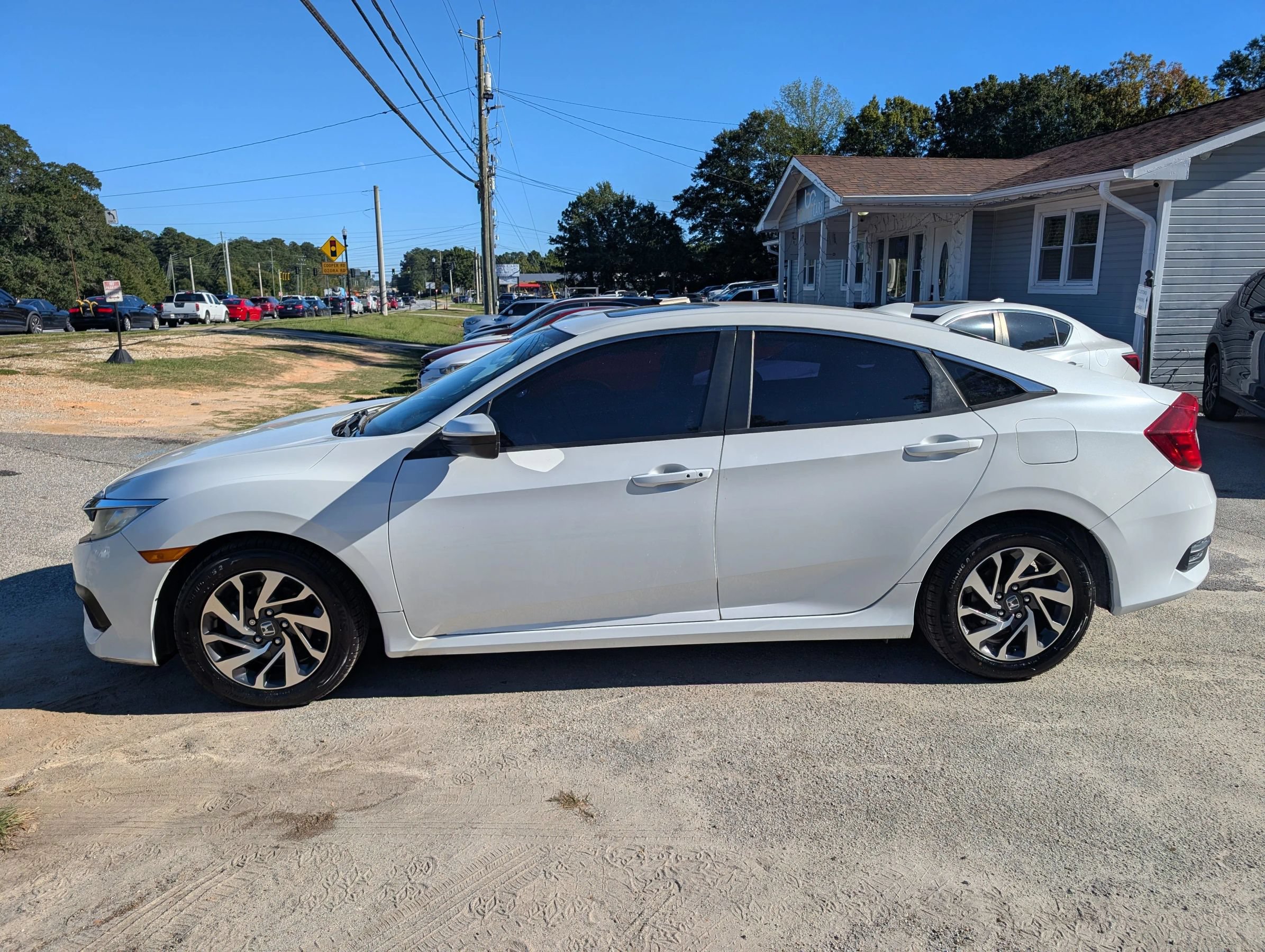 Used 2017 Honda Civic EX image 3