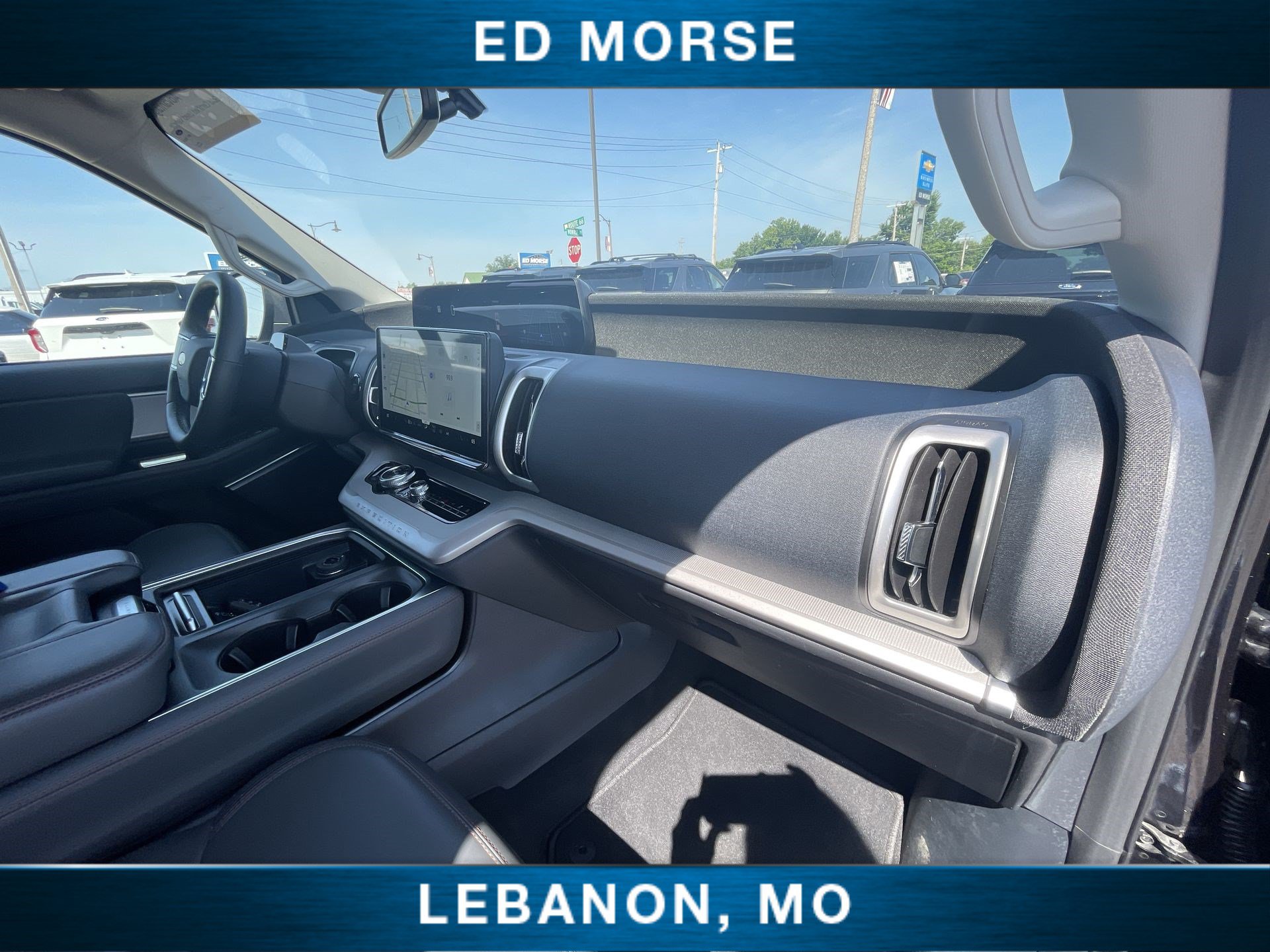 Certified 2025 Ford Expedition Active AWD/4WD image 28