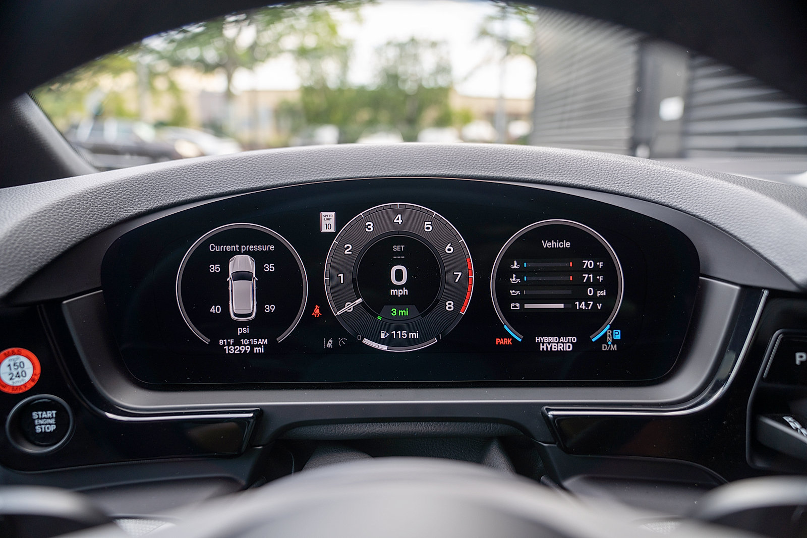 Certified 2025 Porsche Cayenne E-Hybrid w/ Premium Package Plus AWD/4WD image 10