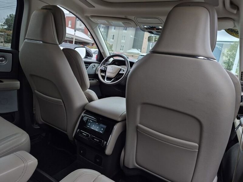 Used 2020 Lincoln Aviator Reserve w/ Equipment Group 202A image 24