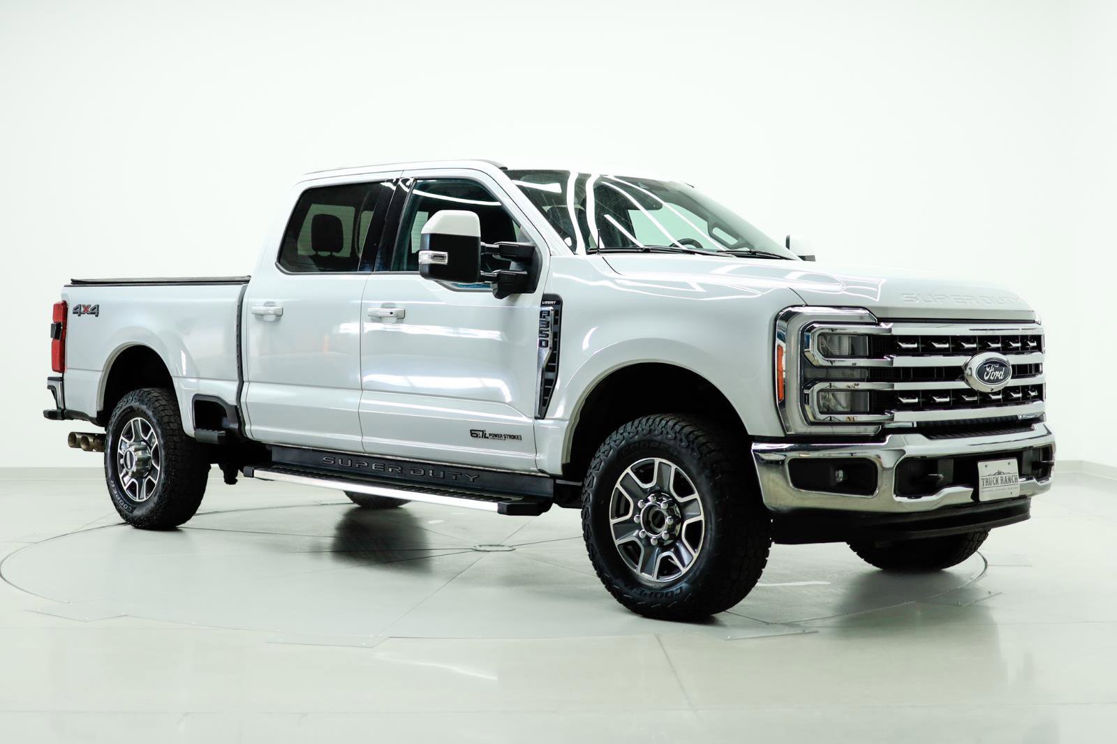 Used 2023 Ford F350 Lariat image 1