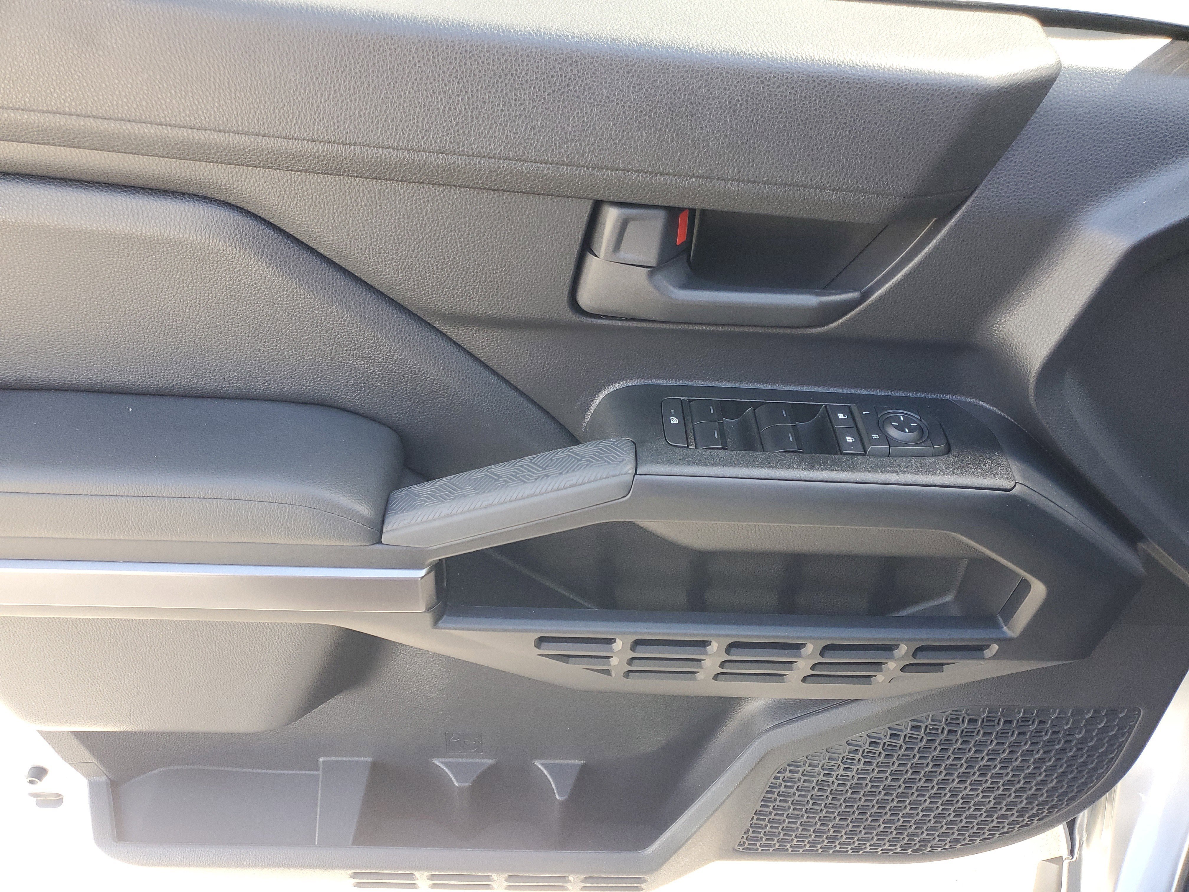 Used 2025 Toyota 4Runner SR5 image 18