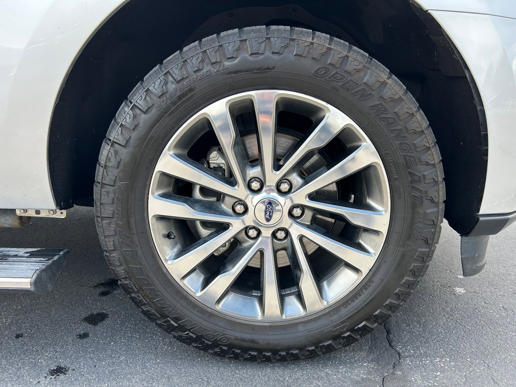 Used 2018 Ford Expedition Limited w/ Equipment Group 301A AWD/4WD image 33