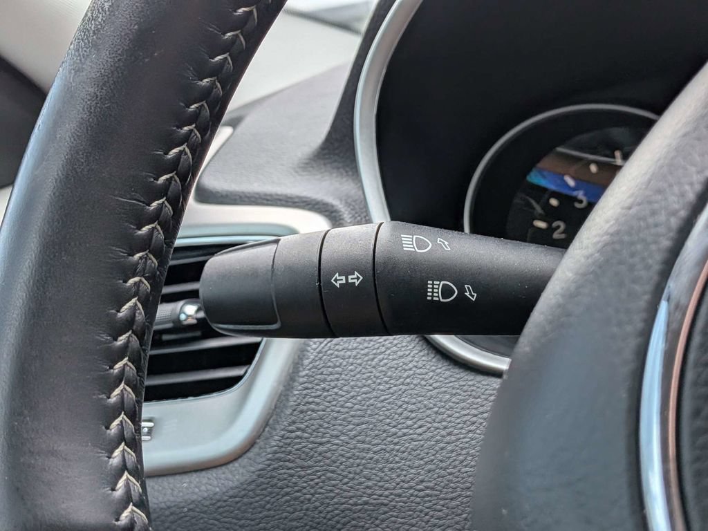 Used 2019 Jeep Compass Latitude FWD image 32