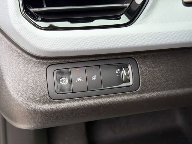 New 2027 Chevrolet Bolt LT w/ Comfort Package image 22