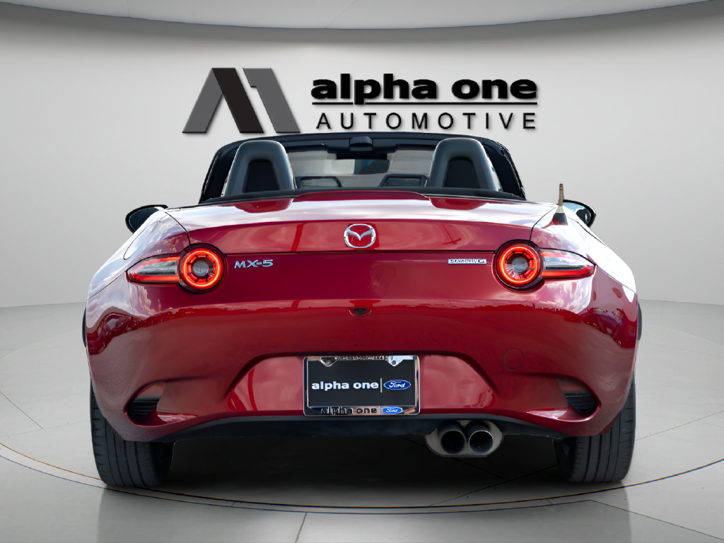 Used 2024 MAZDA MX-5 Miata Sport RWD image 9