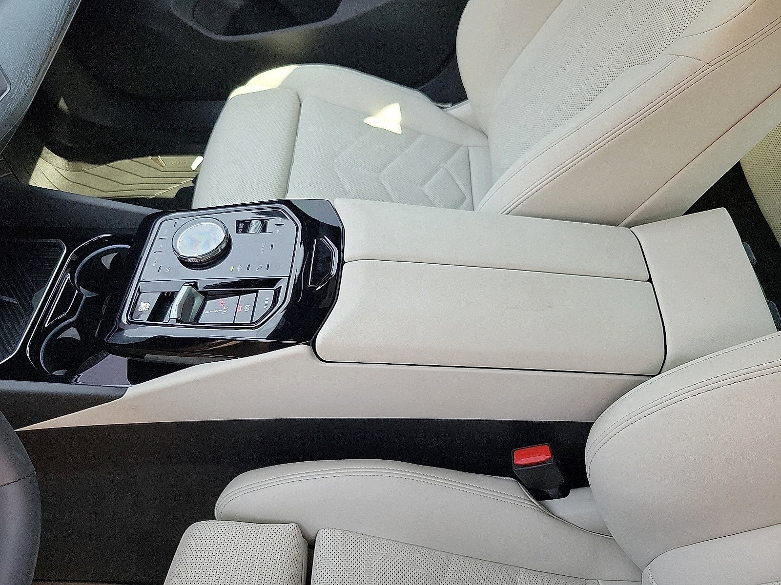 Used 2025 BMW 530i xDrive AWD/4WD image 20