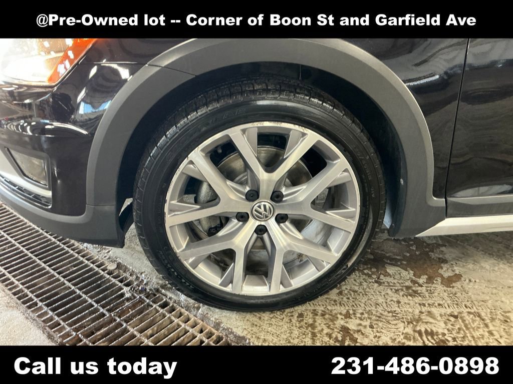 Used 2017 Volkswagen Golf Alltrack S AWD/4WD image 10