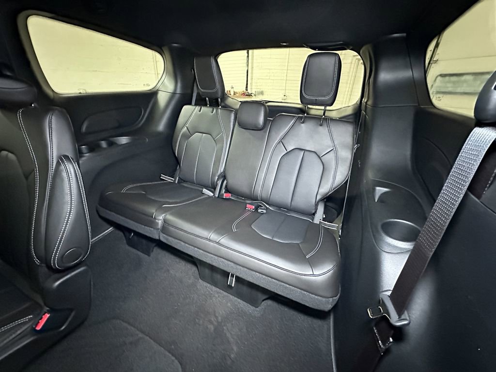 New 2026 Chrysler Pacifica Select AWD/4WD image 26