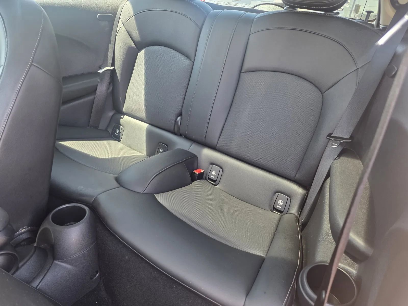Used 2019 MINI Cooper 2-Door Hardtop image 12