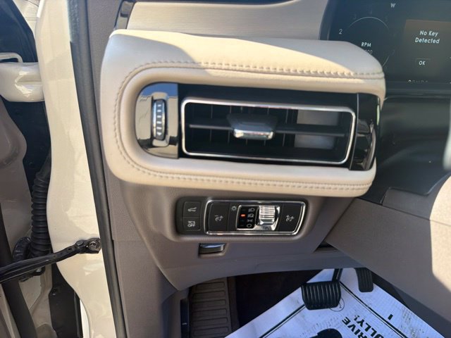 Certified 2022 Lincoln Nautilus FWD w/ Premium Package image 22