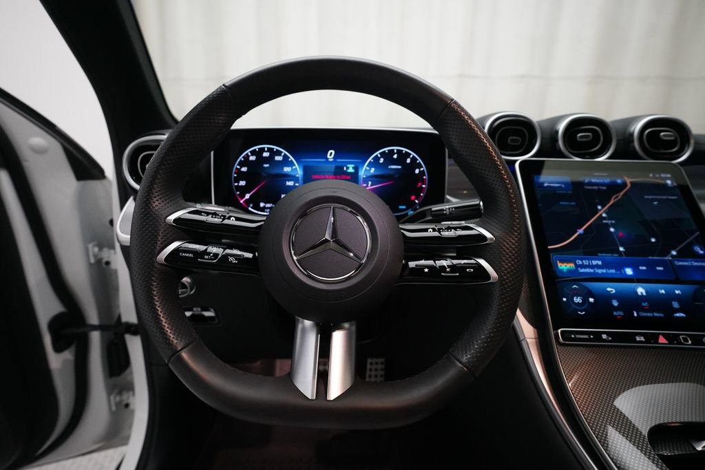 Used 2025 Mercedes-Benz GLC 300 4MATIC image 4