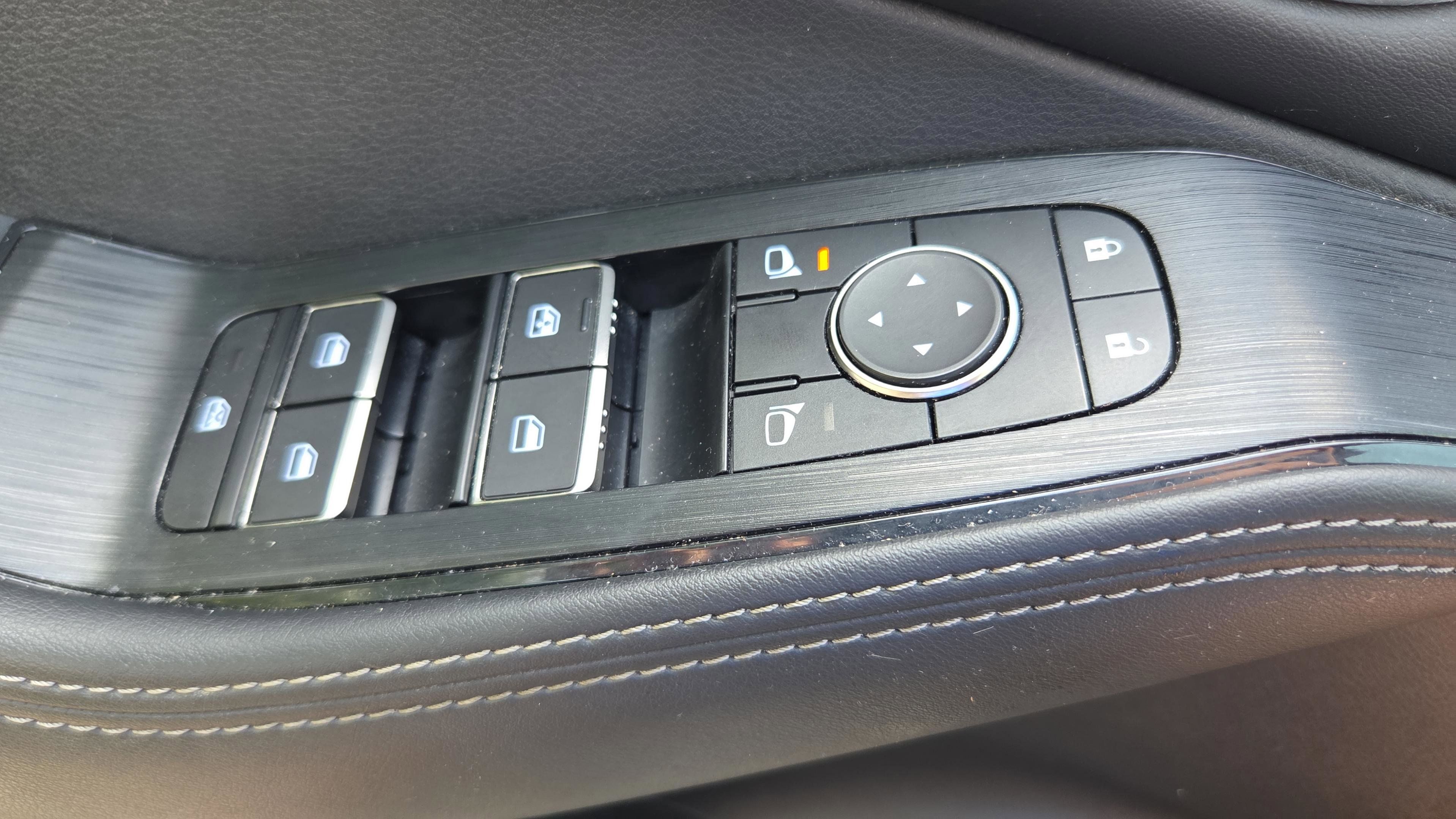 Used 2023 Nissan Rogue Platinum w/ Platinum Premium Package FWD image 30