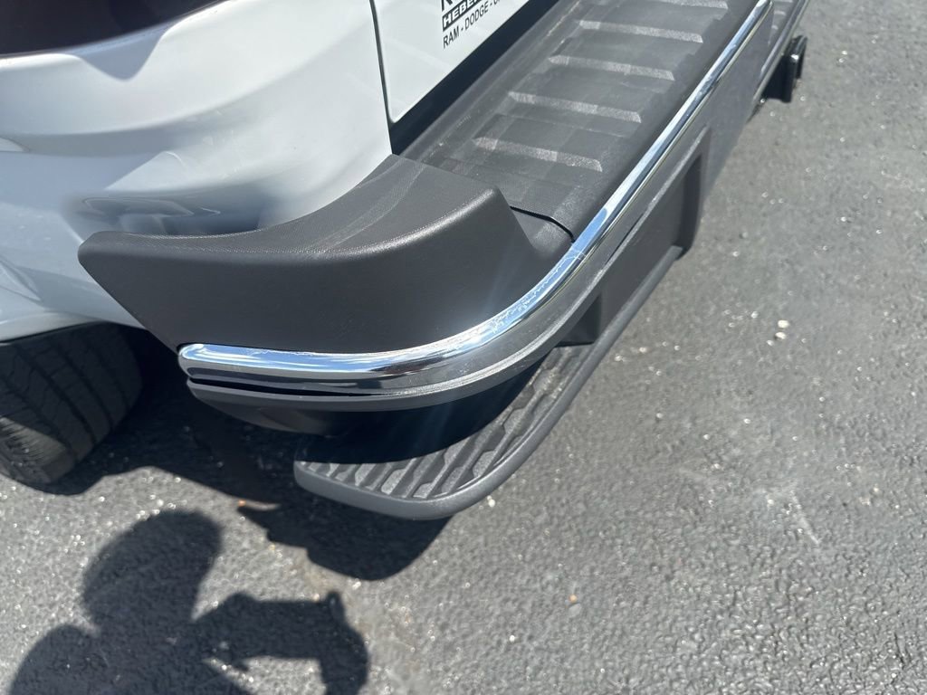 Used 2022 Chevrolet Colorado LT w/ Luxury Package image 11