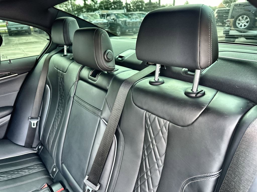 Used 2023 BMW M550i xDrive w/ Executive Package image 18