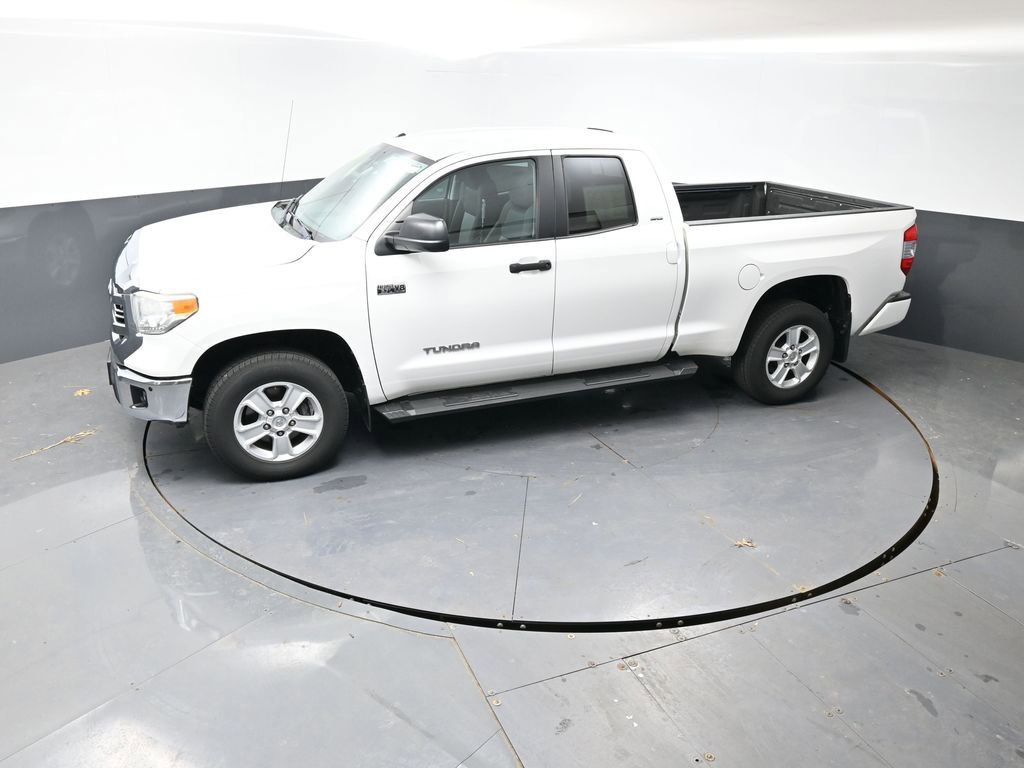 Used 2016 Toyota Tundra SR5 w/ SR5 Upgrade Package image 45