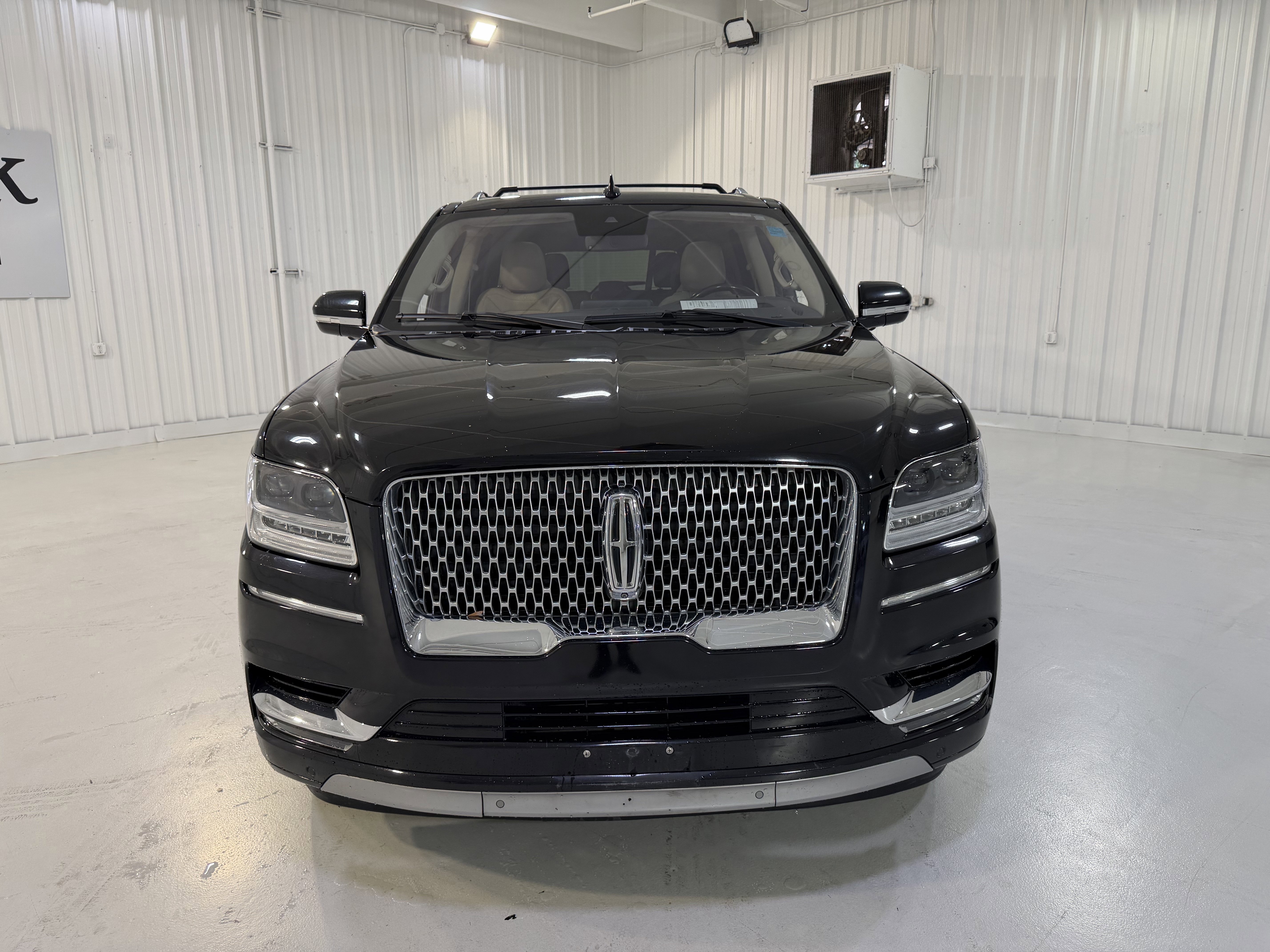 Used 2020 Lincoln Navigator L Reserve w/ Luxury Package RWD image 8