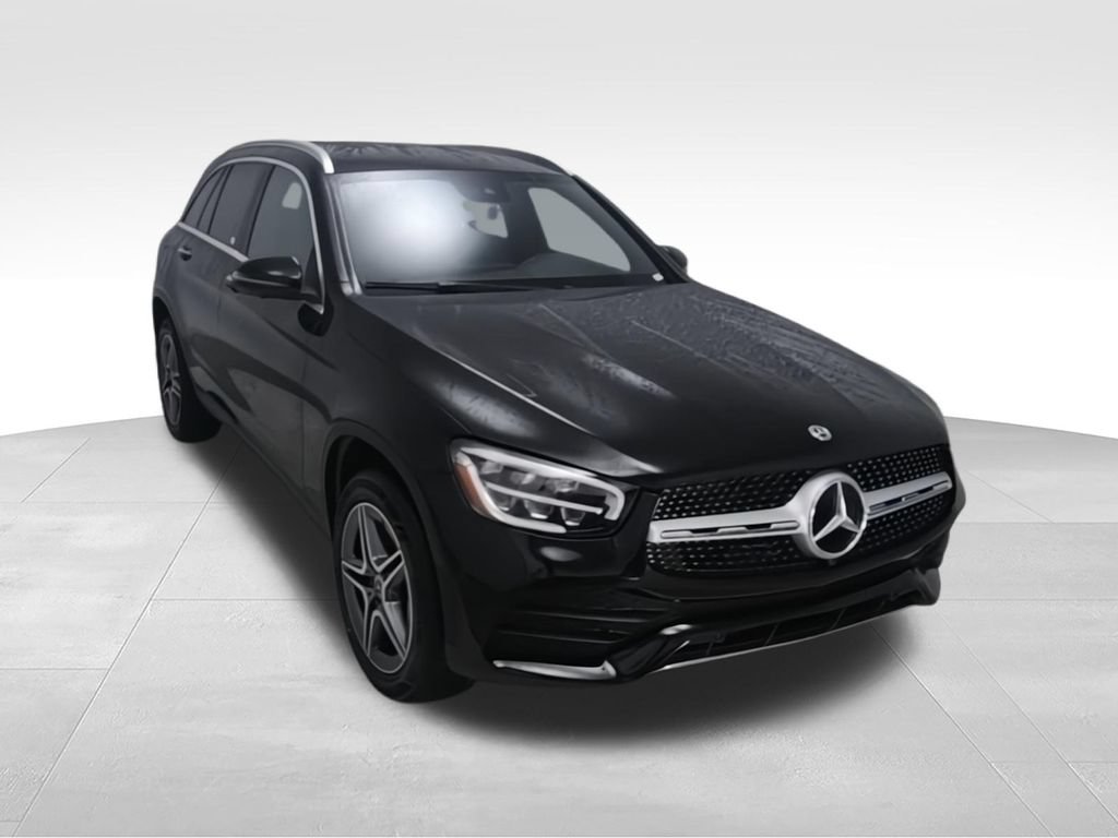 Used 2022 Mercedes-Benz GLC 300 4MATIC image 2