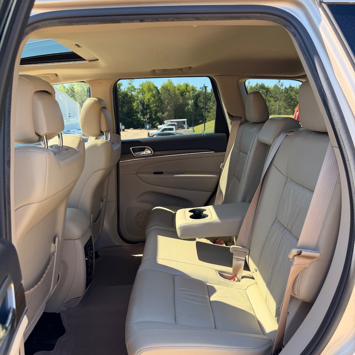 Used 2015 Jeep Grand Cherokee Limited RWD image 22