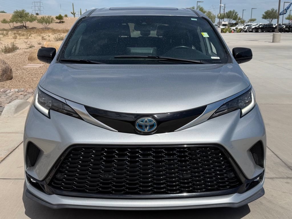 Used 2021 Toyota Sienna XSE FWD image 11