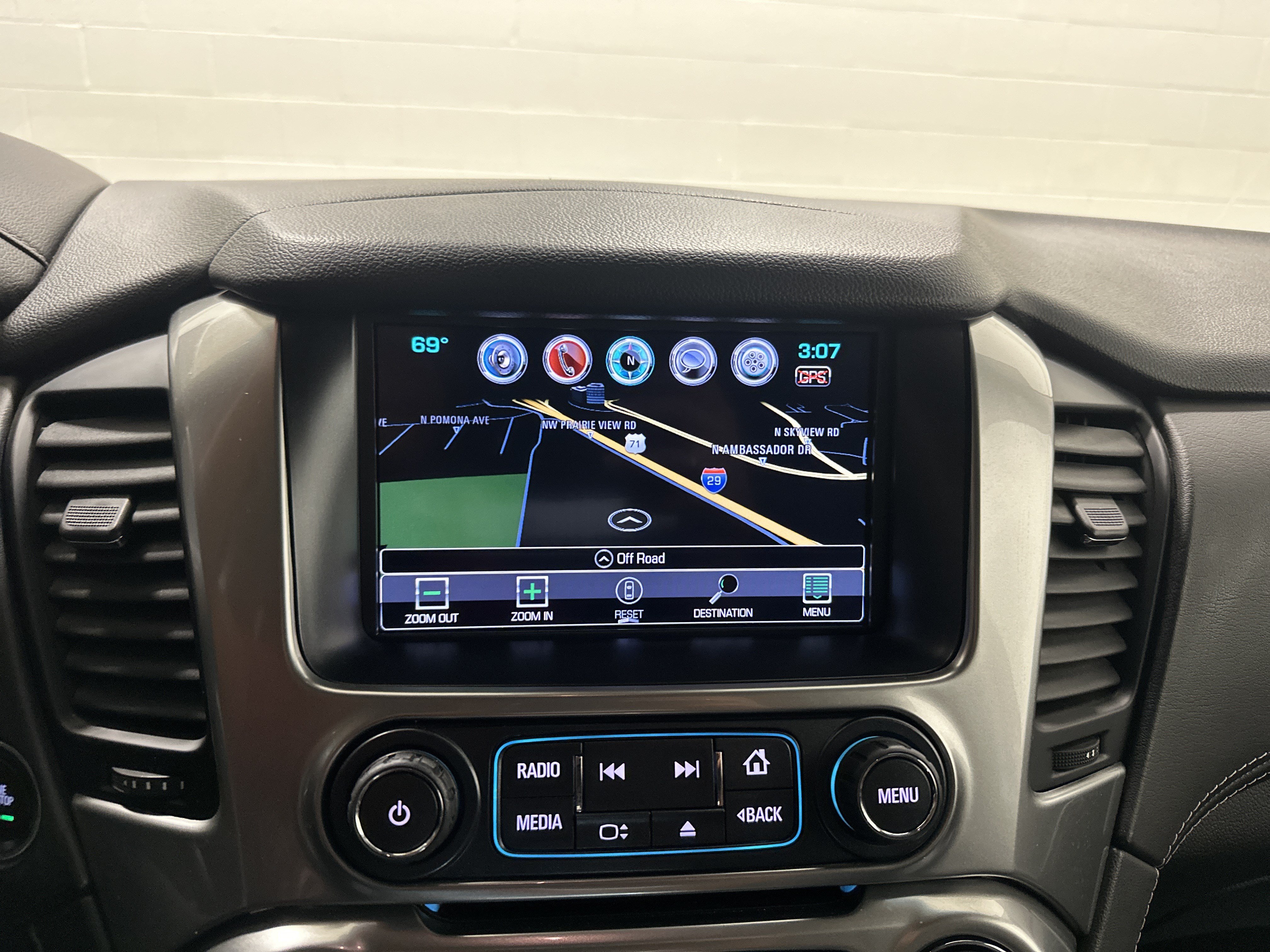 Used 2017 Chevrolet Tahoe LT AWD/4WD image 24