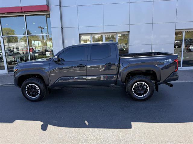 Certified 2024 Toyota Tacoma TRD Off-Road AWD/4WD image 4
