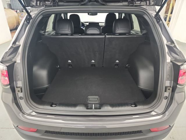 Used 2024 Jeep Compass Latitude image 23