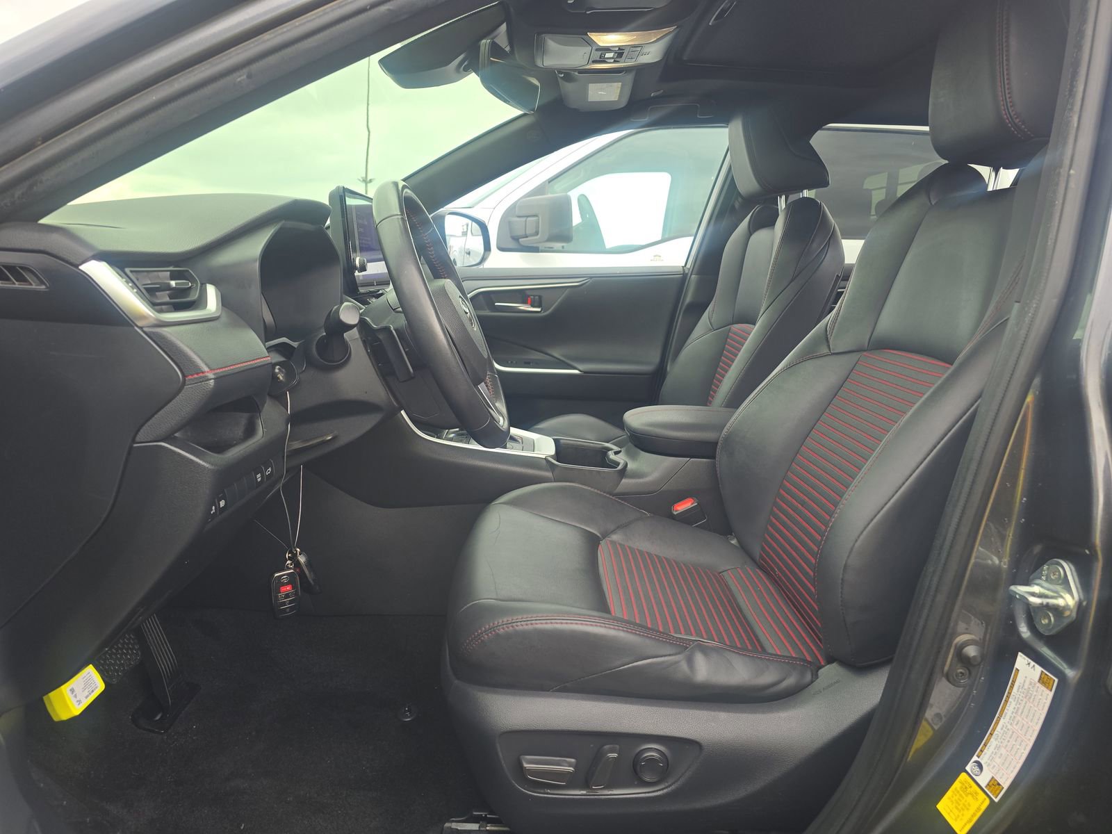Used 2024 Toyota RAV4 XSE AWD/4WD image 15
