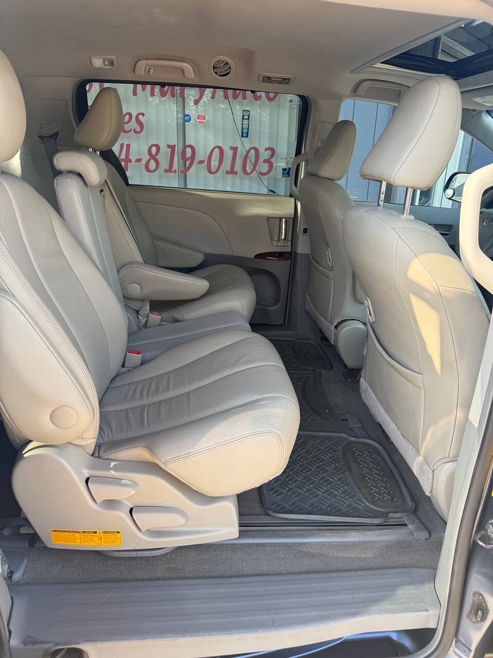 Used 2013 Toyota Sienna XLE FWD image 10