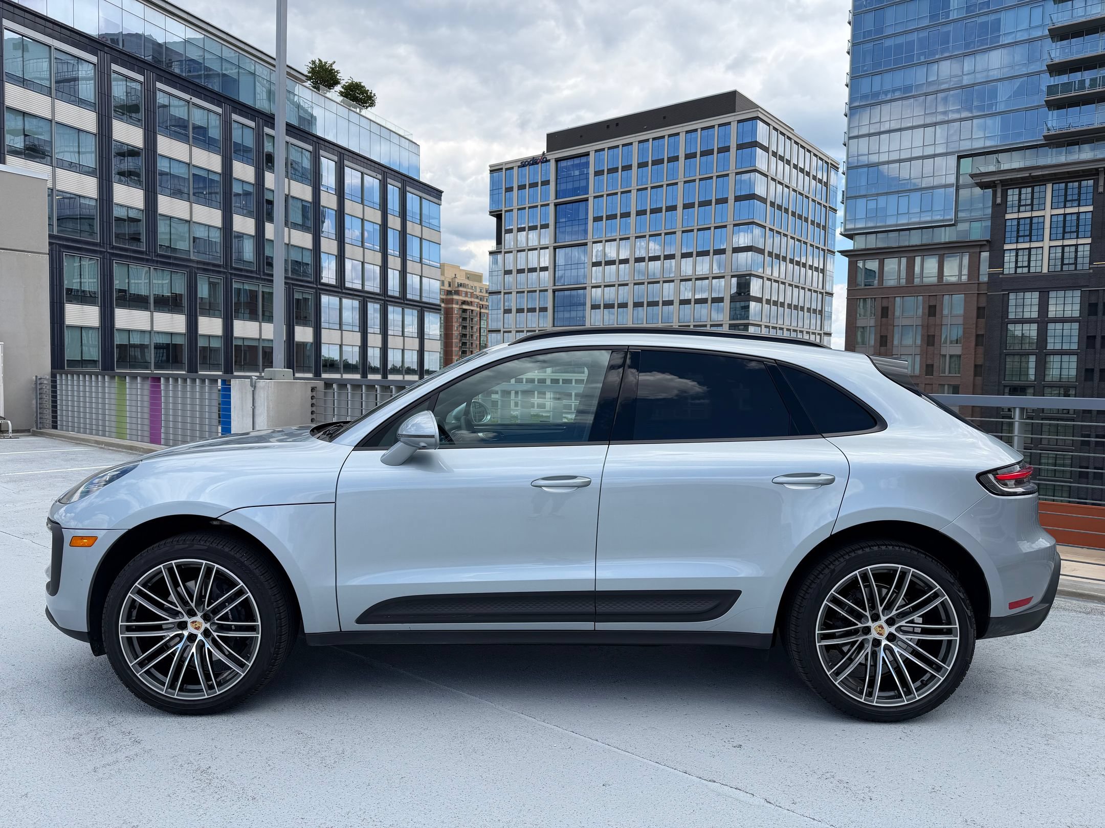 Certified 2026 Porsche Macan AWD/4WD image 2