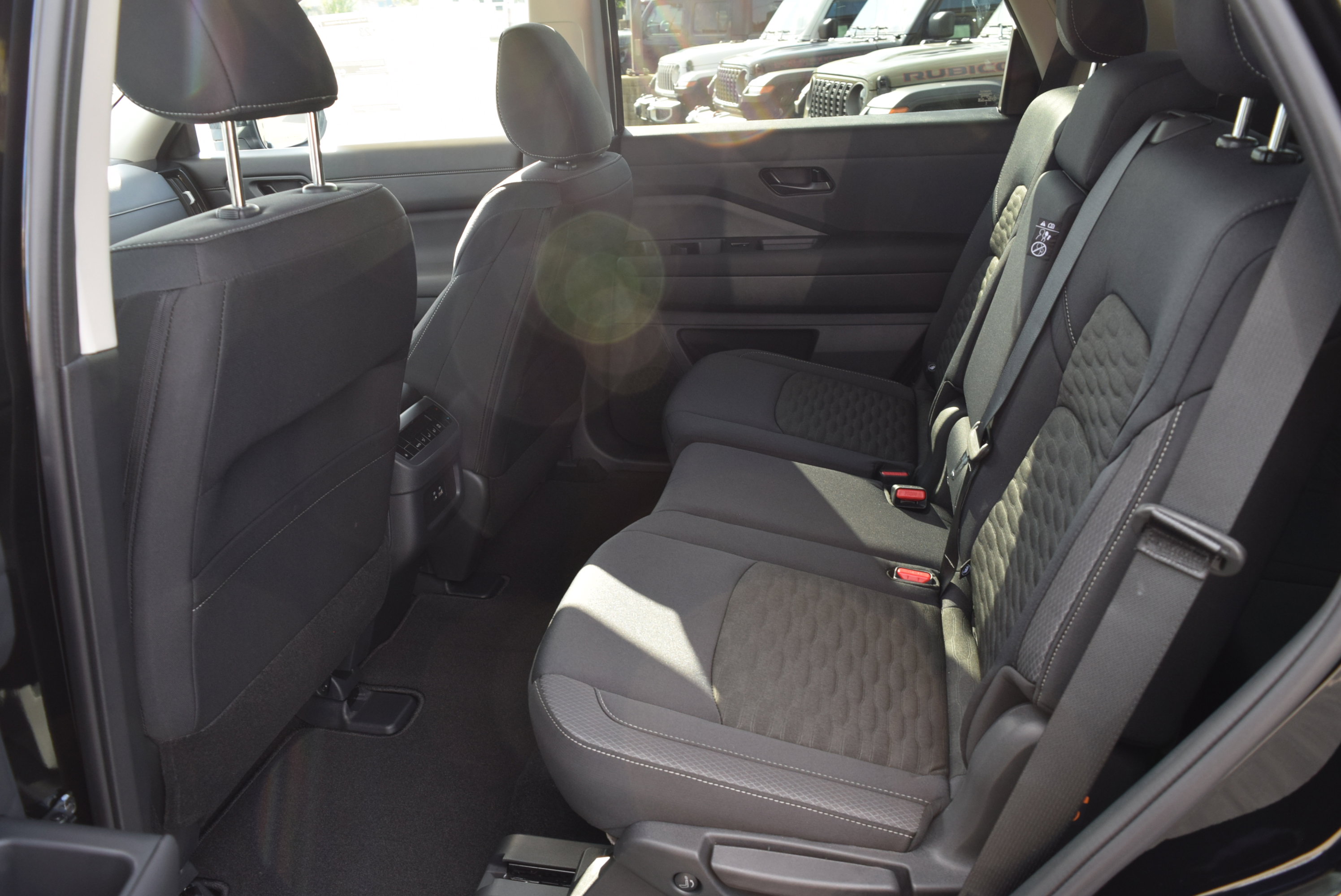 New 2025 Nissan Pathfinder SV w/ Black Appearance Package image 11