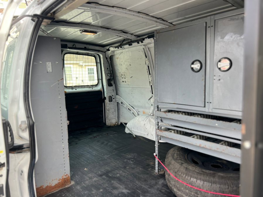 Used 2009 Chevrolet Express 1500 image 26