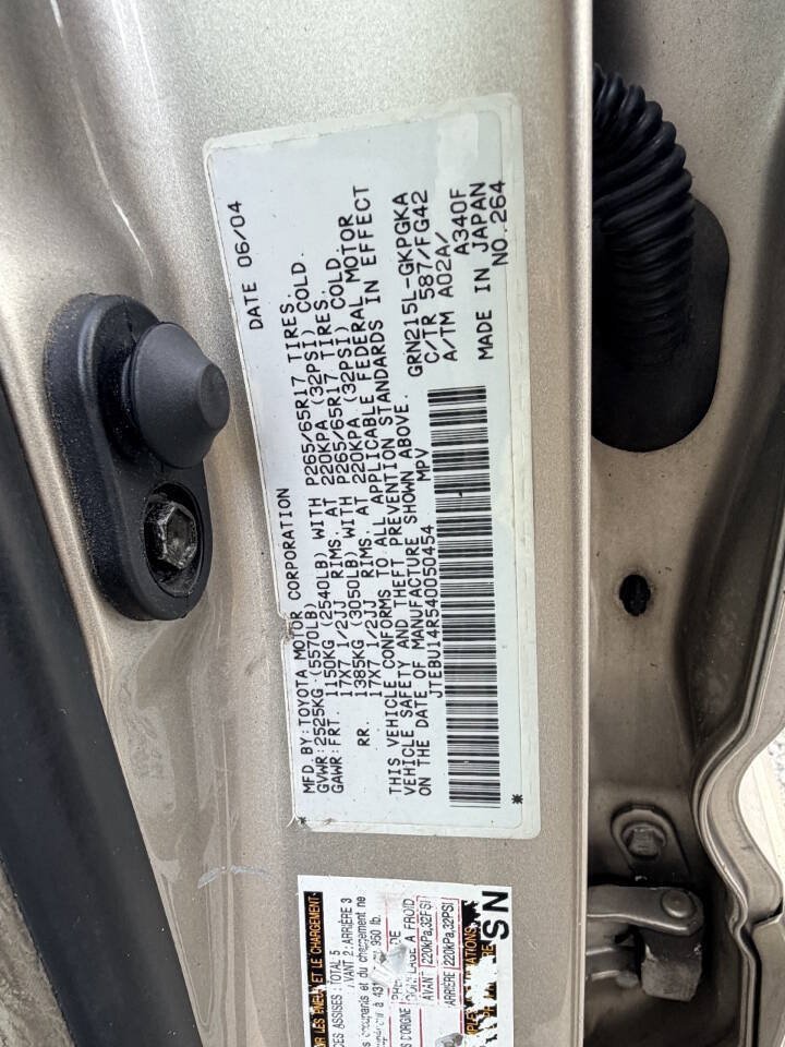 Used 2004 Toyota 4Runner SR5 AWD/4WD image 10