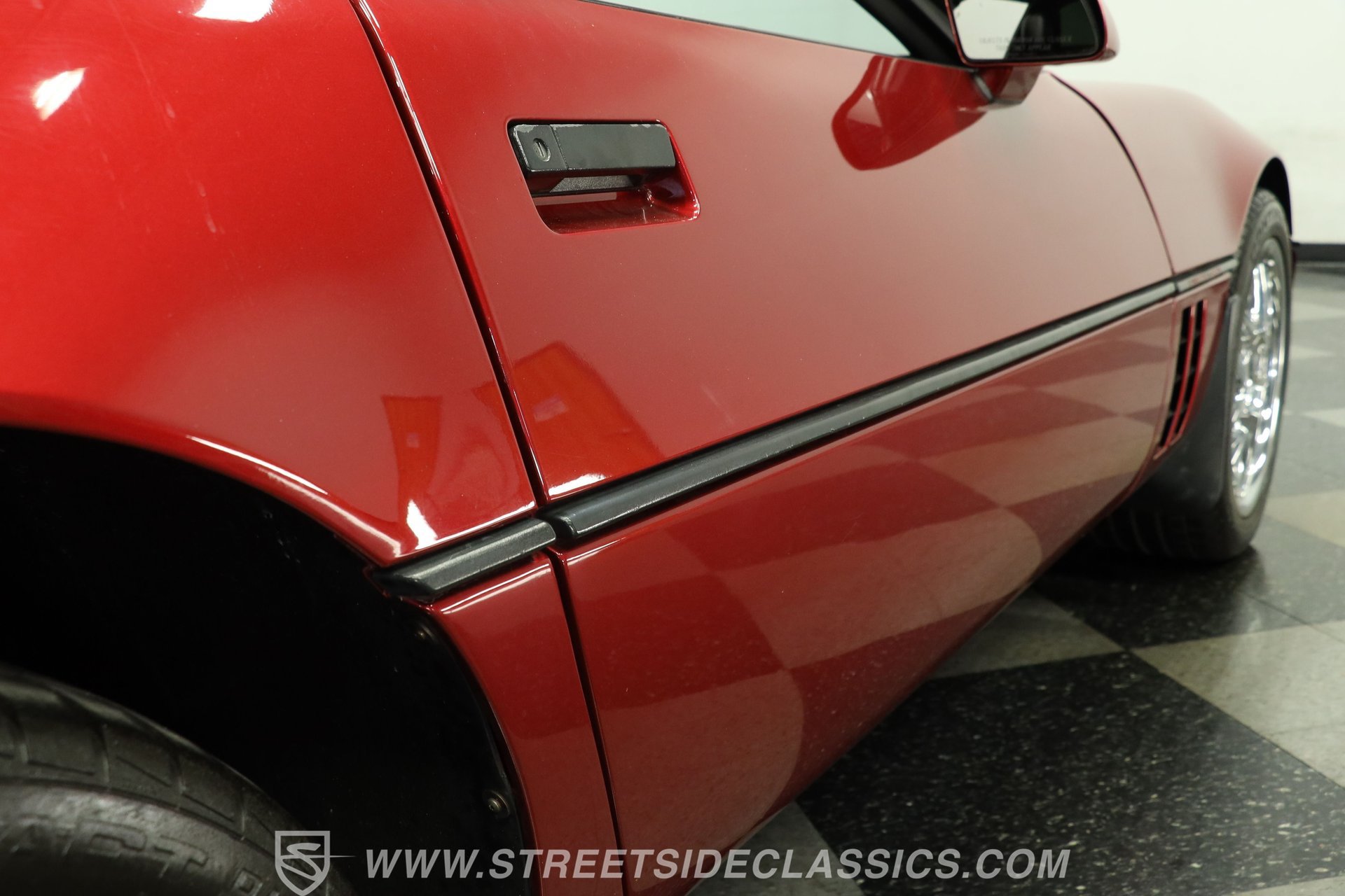 Used 1990 Chevrolet Corvette Coupe RWD image 27