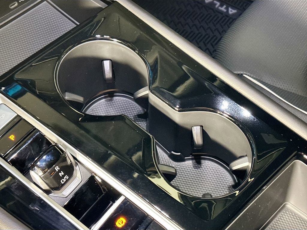 New 2026 Volkswagen Atlas Cross Sport SEL Premium R-Line image 15