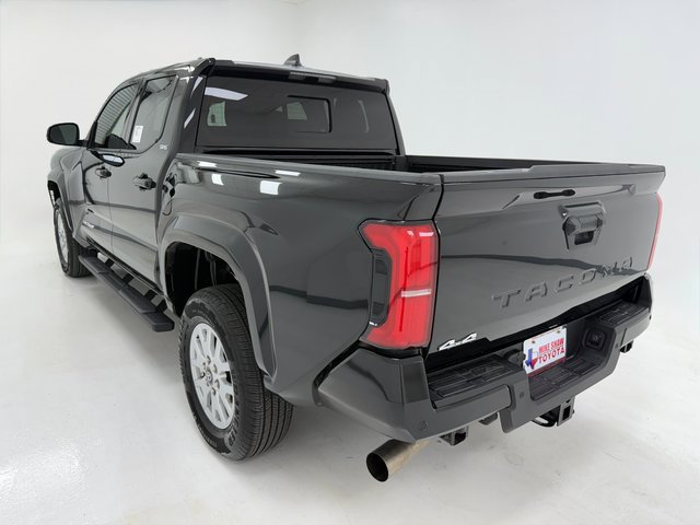 Used 2025 Toyota Tacoma SR5 w/ SR5 Upgrade Package image 38
